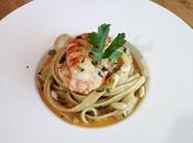 Pasta Fettuccine gambas, calabacín tomates cherry Fettucce vellutata datterini zucchine gamberoni