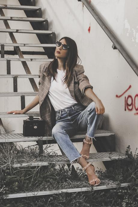 CÓMO COMBINAR UNA CAMISETA BLANCA BÁSICA + LOOKBOOK CÓMO COMBINAR UNA CAMISETA BLANCA BÁSICA + LOOKBOOK