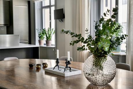 Como decorar un salon irregular.