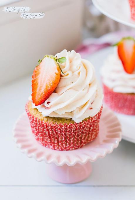 Como Hacer Cupcakes. Paso a Paso, Trucos y tips para hacer Cupcakes Cupcakes de Fresas y Almendra