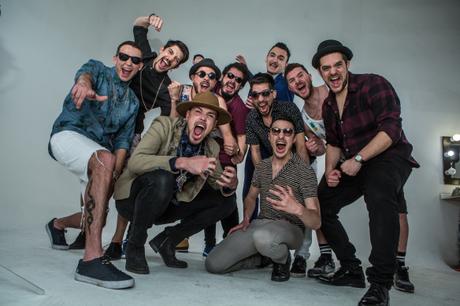 Moral Distraída lanza su nuevo single Orgullo