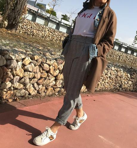 LAYER ON LAYER IN FALL.- LAYER ON LAYER IN FALL.-