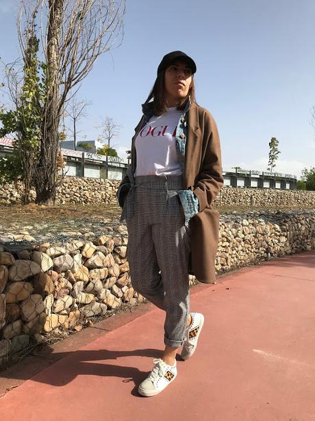 LAYER ON LAYER IN FALL.- LAYER ON LAYER IN FALL.-