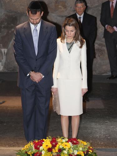 Los Príncipes de Asturias visitan Israel. El look de Dña. Letizia