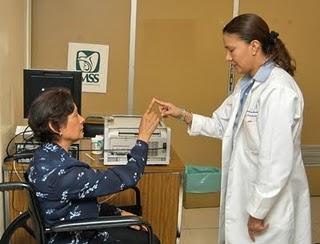 Mal de Parkinson, padecimiento irreversible que requiere tratamiento oportuno y especializado