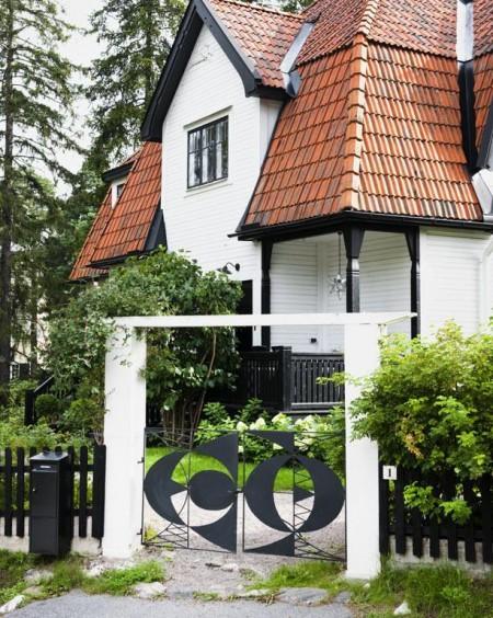 toques de color suelo de tarima negro sofa chester verde sillas de diseño danés sillas 7 arne jacobsen silla alta trip trap mesa panton estilo nórdico estilo escandinavo escaleras negra madera decoración escandinava decoración en blanco y negro decoración en blanco cristal verde decoración colores en decoración cocina moderna casa de madera negra baldosa hidraulica 