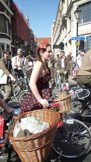 Tweed Run de Londres, La elegancia viaja en dos ruedas