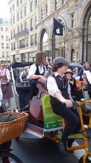 Tweed Run de Londres, La elegancia viaja en dos ruedas