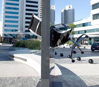 :: “Roto”de F. Arnaud obtuvo 1er Premio del 2do Concurso de Esculturas WTC ::