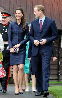 Guillermo de Inglaterra y Kate Middleton visitan Witton Country Park. El look de Kate