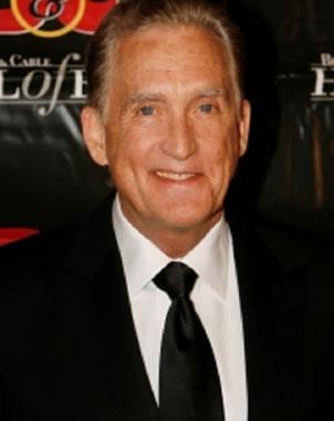 Presidente de Telemundo anuncia su retiro