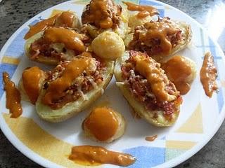 PATATAS RELLENAS BRAVAS