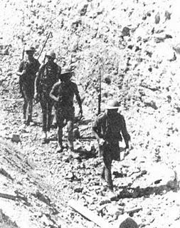 El Afrika Korps atraviesa la frontera egipcia y vuelve a intentar tomar Tobruk - 14/04/1941.