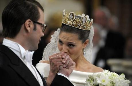 ¿ QUÉ   TIARA   ELEGIRÁ    CATHERINE    MIDDLETON  ?