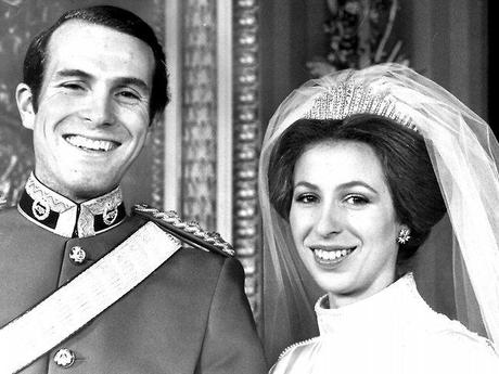 ¿ QUÉ   TIARA   ELEGIRÁ    CATHERINE    MIDDLETON  ?