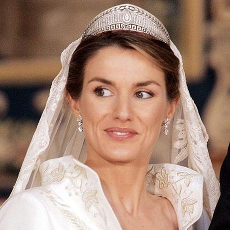 ¿ QUÉ   TIARA   ELEGIRÁ    CATHERINE    MIDDLETON  ?