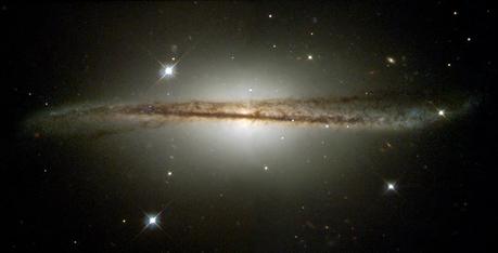 ESO 510-G13, la galaxia deformada