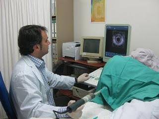 Los usuarios del Hospital Regional de Málaga disponen de un ecógrafo endoanal tridimensional para el estudio anatómico del ano y recto
