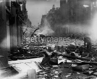 Londres arde como un gigantesco brasero - 17/04/1941.