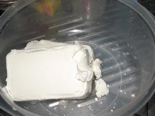 Tarta de queso y limón con caramelo