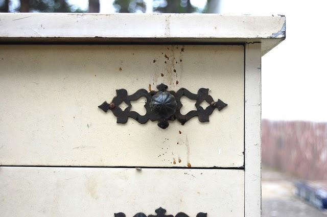 Antes y Después de la cómoda amarilla de Lau