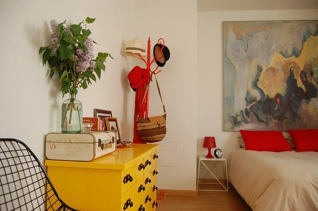 Antes y Después de la cómoda amarilla de Lau