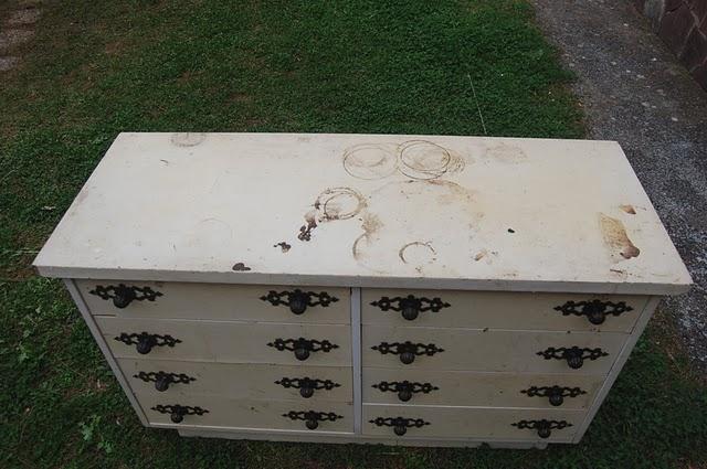 Antes y Después de la cómoda amarilla de Lau