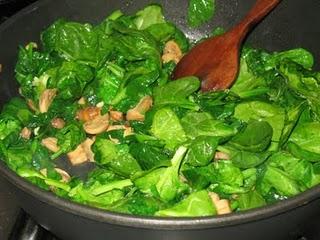 Espinacas con bacon en salsa de miel y jerez