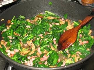 Espinacas con bacon en salsa de miel y jerez