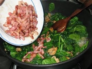 Espinacas con bacon en salsa de miel y jerez