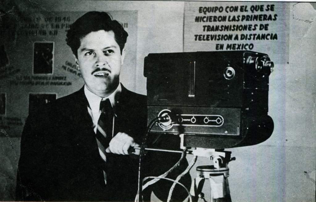 Un dia como hoy, pero de 1917 nació Guillermo Gonzáles Camarena.