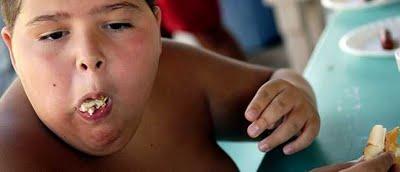 Niños con poco apego a sus padres tienen riesgo de obesidad