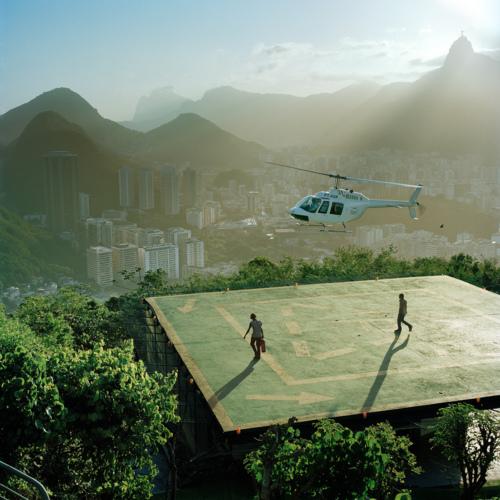 thiscitycalledearth:

convalescere:
by Kevin Kunstadt, Rio de...