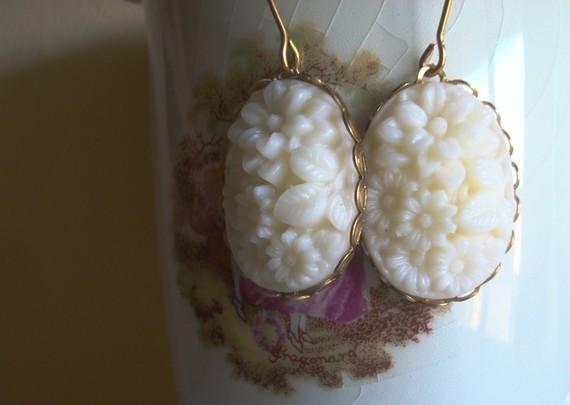 PENDIENTES BOUQUET MARFIL