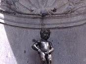 'Manneken-Pis' vestido astronauta