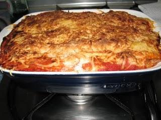 Hélices gratinadas con atún y gambas