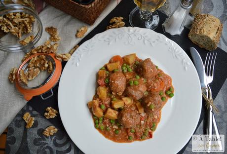 Albóndigas en Salsa de Cebolla y Nueces