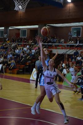 Galería de capturas del Bàsquet Femení Sant Adrià-Ibaeta