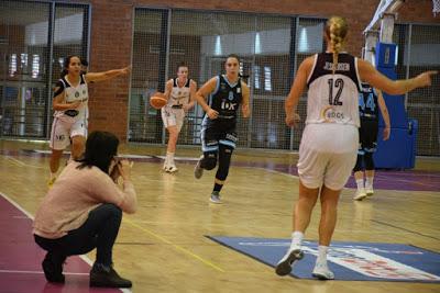 Galería de capturas del Bàsquet Femení Sant Adrià-Ibaeta