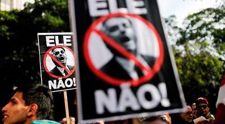 Brasil: Las corruptas estrategias de la campaña de Bolsonaro