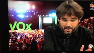 Jordi Évole llama fascistas a los votantes de VOX y Abascal le acusa de tener la mente “muy podrida”.