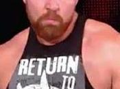 Dean Ambrose golpes Seth Rollins