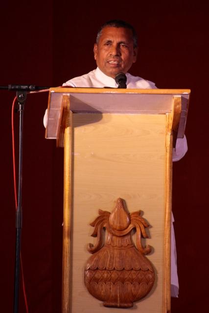 Sri Muniappa narrando sus experiencias con Bhagavan