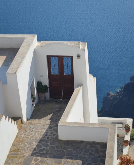 Santorini, la isla de las cúpulas y los atardeceres mágicos