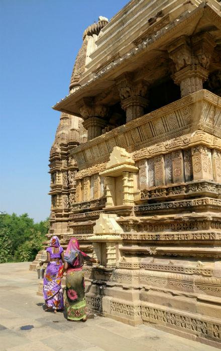 mujeres-khajuraho