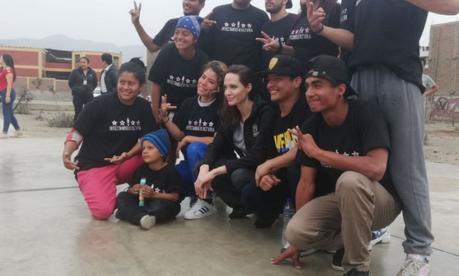 Angelina Jolie: la principal actriz de la OTAN visita a venezolanos en Perú.
