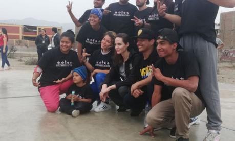 Angelina Jolie: la principal actriz de la OTAN visita a venezolanos en Perú.
