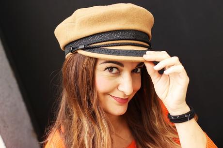 Como combinar una gorra marinera en color beis Como combinar una gorra marinera en color beis