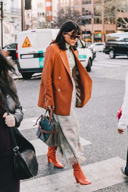 ESTA TEMPORADA FALDA +BOTAS, PERFECT COMBO.-