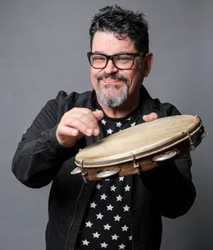 Joe Vasconcellos regresa a los escenarios para Vívela Festival este 27 de octubre en el Parque Quinta Normal